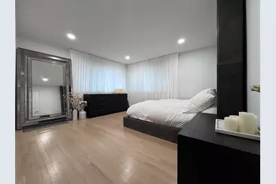8425 W Sunnyside Avenue, Chicago, IL 60656 - Photo 10