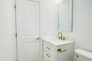 8425 W Sunnyside Ave, Chicago, IL 60656 - Photo 16