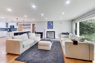 5625 N Kilbourn Ave, Chicago, IL 60646 - Photo 2