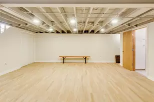 5625 N Kilbourn Ave, Chicago, IL 60646 - Photo 24