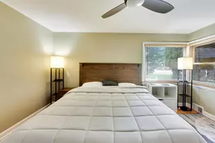 5625 N Kilbourn Ave, Chicago, IL 60646 - Photo 14