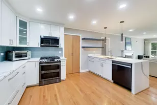 5625 N Kilbourn Ave, Chicago, IL 60646 - Photo 8