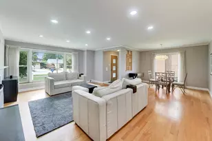 5625 N Kilbourn Ave, Chicago, IL 60646 - Photo 4