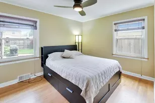 5625 N Kilbourn Ave, Chicago, IL 60646 - Photo 16