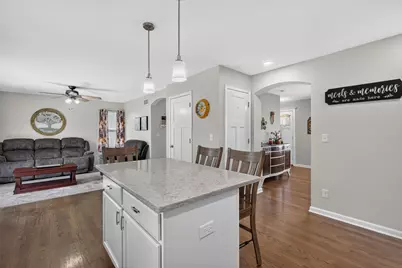 22 W Bluebell Avenue, Cortland, IL 60112 - Photo 16