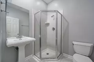 3759 N Ashland Ave, Chicago, IL 60613 - Photo 16