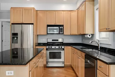 3759 N Ashland Avenue #2, Chicago, IL 60613 - Photo 8