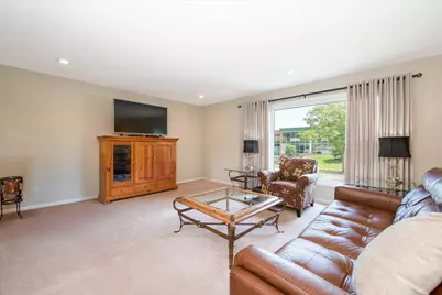 1058 W Illinois Avenue, Palatine, IL 60067 - Photo 6