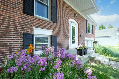 1058 W Illinois Avenue, Palatine, IL 60067 - Photo 2