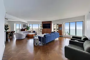 950 N Michigan Ave, Chicago, IL 60611 - Photo 2
