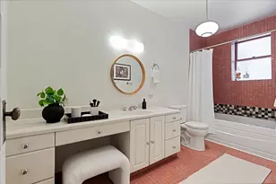 684 W Irving Park Rd, Chicago, IL 60613 - Photo 36