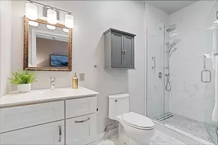684 W Irving Park Rd, Chicago, IL 60613 - Photo 30