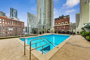 111 E Chestnut St, Chicago, IL 60611 - Photo 32