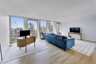111 E Chestnut St, Chicago, IL 60611 - Photo 10