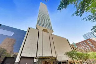 111 E Chestnut St, Chicago, IL 60611 - Photo 2