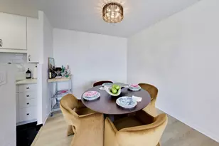 111 E Chestnut St, Chicago, IL 60611 - Photo 12