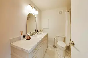 111 E Chestnut St, Chicago, IL 60611 - Photo 20