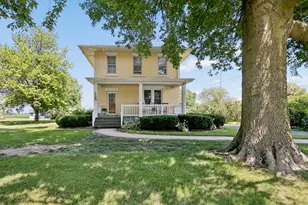 125 W 1st Ave, Clifton, IL 60927 - Photo 2