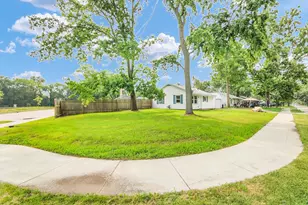 1408 Hedge Rd, Champaign, IL 61821 - Photo 12