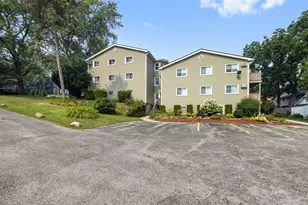 207 Fremont St, Woodstock, IL 60098 - Photo 10
