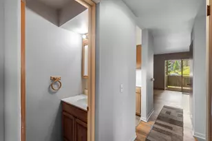 207 Fremont St, Woodstock, IL 60098 - Photo 6