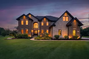 7812 Northwoods Dr, Frankfort, IL 60423 - Photo 1