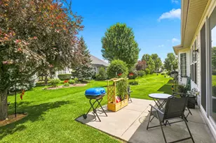 11724 Tanglewood Ln, Huntley, IL 60142 - Photo 2