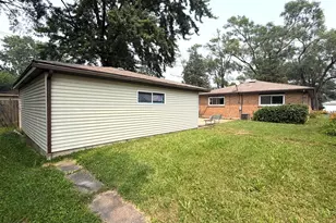 1326 Imperial Ave, Calumet City, IL 60409 - Photo 20