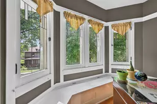 729 W Downer Pl, Aurora, IL 60506 - Photo 82