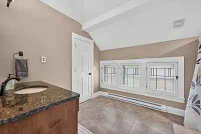 729 W Downer Place, Aurora, IL 60506 - Photo 102