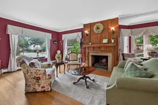 729 W Downer Pl, Aurora, IL 60506 - Photo 16