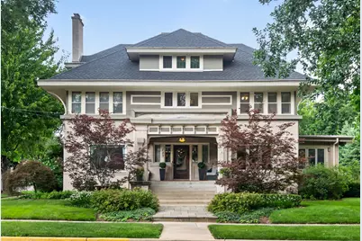 729 W Downer Place, Aurora, IL 60506 - Photo 2