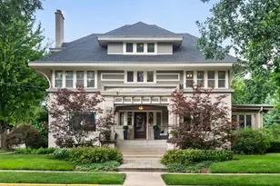 729 W Downer Pl, Aurora, IL 60506 - Photo 2