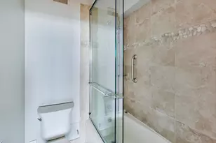 3200 N Lake Shore Dr, Chicago, IL 60657 - Photo 32