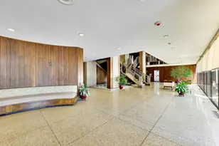 3200 N Lake Shore Dr, Chicago, IL 60657 - Photo 10