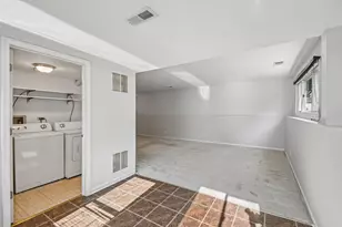 1036 E Meadow Lake Dr, Palatine, IL 60074 - Photo 30