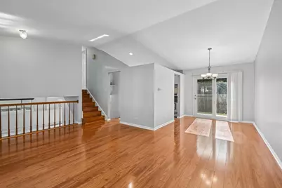 1036 E Meadow Lake Drive, Palatine, IL 60074 - Photo 4