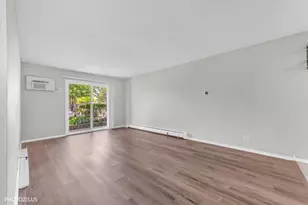 1103 Miller Ln, Buffalo Grove, IL 60089 - Photo 16