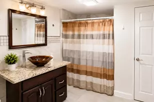 8202 S Muskegon Ave, Chicago, IL 60617 - Photo 8