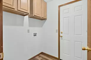 735 Kristi Dr, Byron, IL 61010 - Photo 22