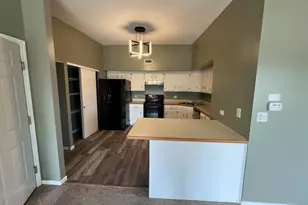 2851 Heritage Dr, Joliet, IL 60435 - Photo 4