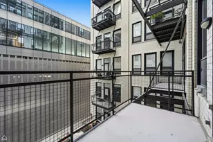 910 S Michigan Ave, Chicago, IL 60605 - Photo 12