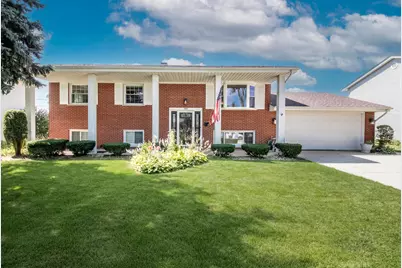255 Leahy Circle S, Des Plaines, IL 60016 - Photo 1
