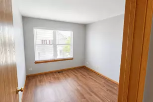 2255 Georgetown Cir, Aurora, IL 60503 - Photo 14