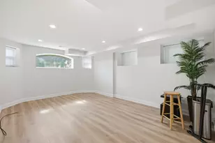 5851 N Virginia Ave, Chicago, IL 60659 - Photo 8