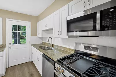 1460 Indian Hill Avenue, Hanover Park, IL 60133 - Photo 6