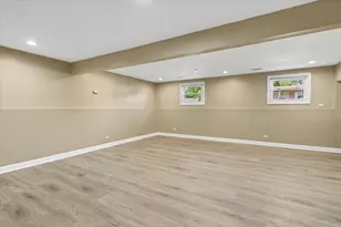 1460 Indian Hill Ave, Hanover Park, IL 60133 - Photo 16