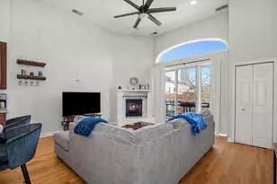 3734 N Wilton Ave, Chicago, IL 60613 - Photo 2