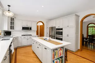 41W087 Highwood Ct, Campton Hills, IL 60119 - Photo 4