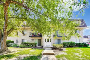 234 Shorewood Dr, Glendale Heights, IL 60139 - Photo 1